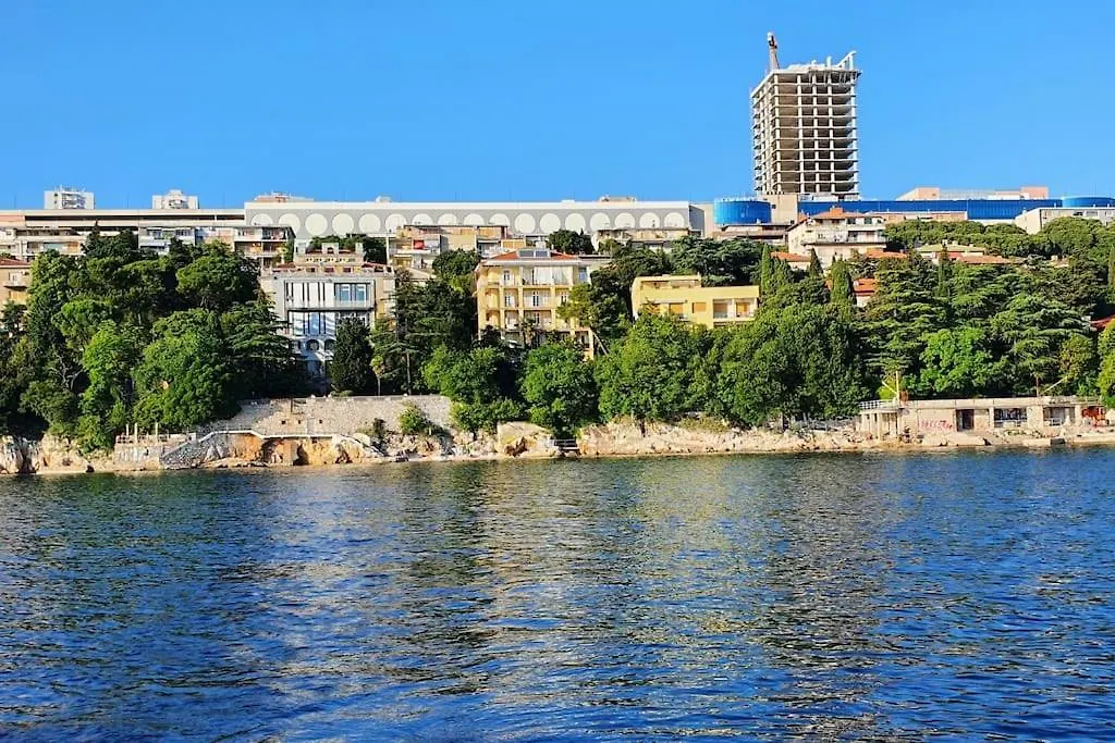 Studio Apartman Lenox Rijeka 0*,  Croatia