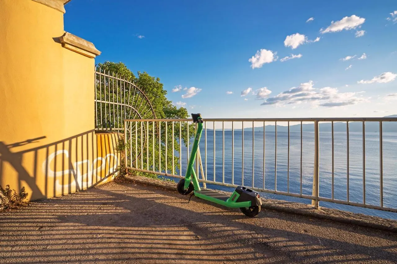 Apartment Studio Apartman Lenox Rijeka Croatia